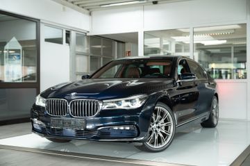 Gebrauchtwagen BMW 730 730d HeadUp H&K Laser StHeiz SoftClos Integra.HA in Herborn