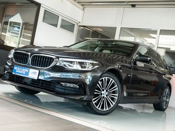 Gebrauchtwagen BMW 540 540i xDrive KomfoSitz HeadUp PanoDach schwAHK in Herborn